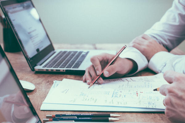 scott graham 5fnmwej4taa unsplash crop